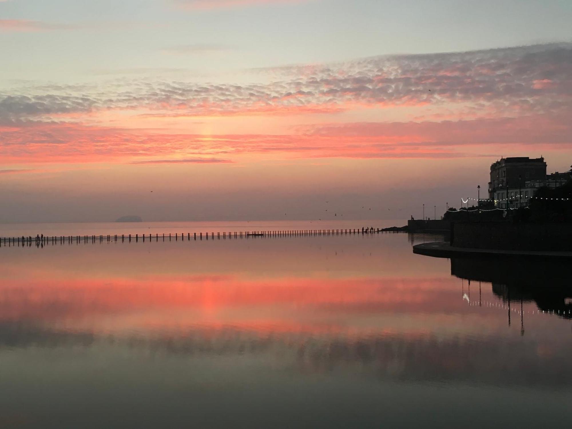 Tide Times Apartment, 3 Min Walk To Marine Weston-super-Mare